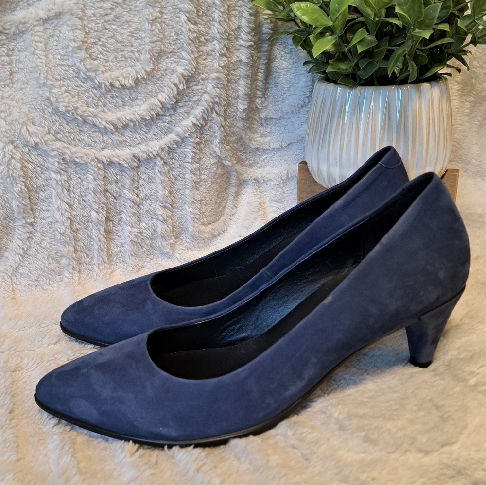 ECCO Blue Suede Kitten Heels Pointed Toe Pumps Leather Women's Size Sz 7 US - Picture 2 of 10